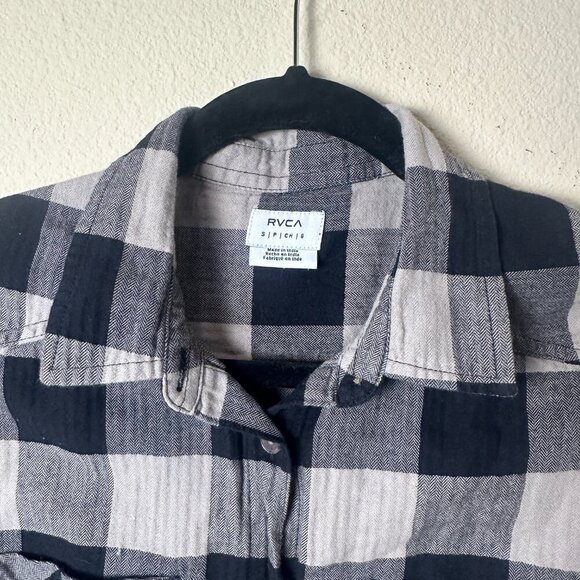 RVCA Buffalo Check Plaid Button Up Shirt Size Small - Picture 4 of 9